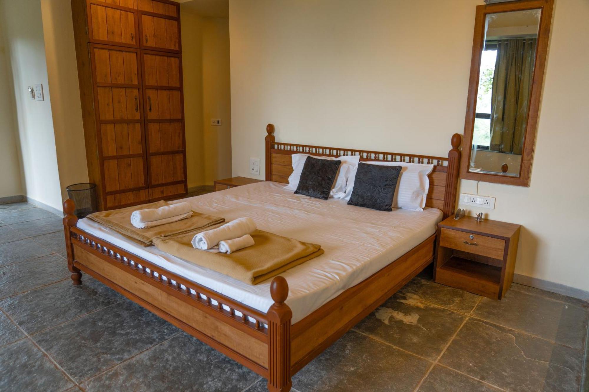 Rajlok Resorts Pune Dış mekan fotoğraf